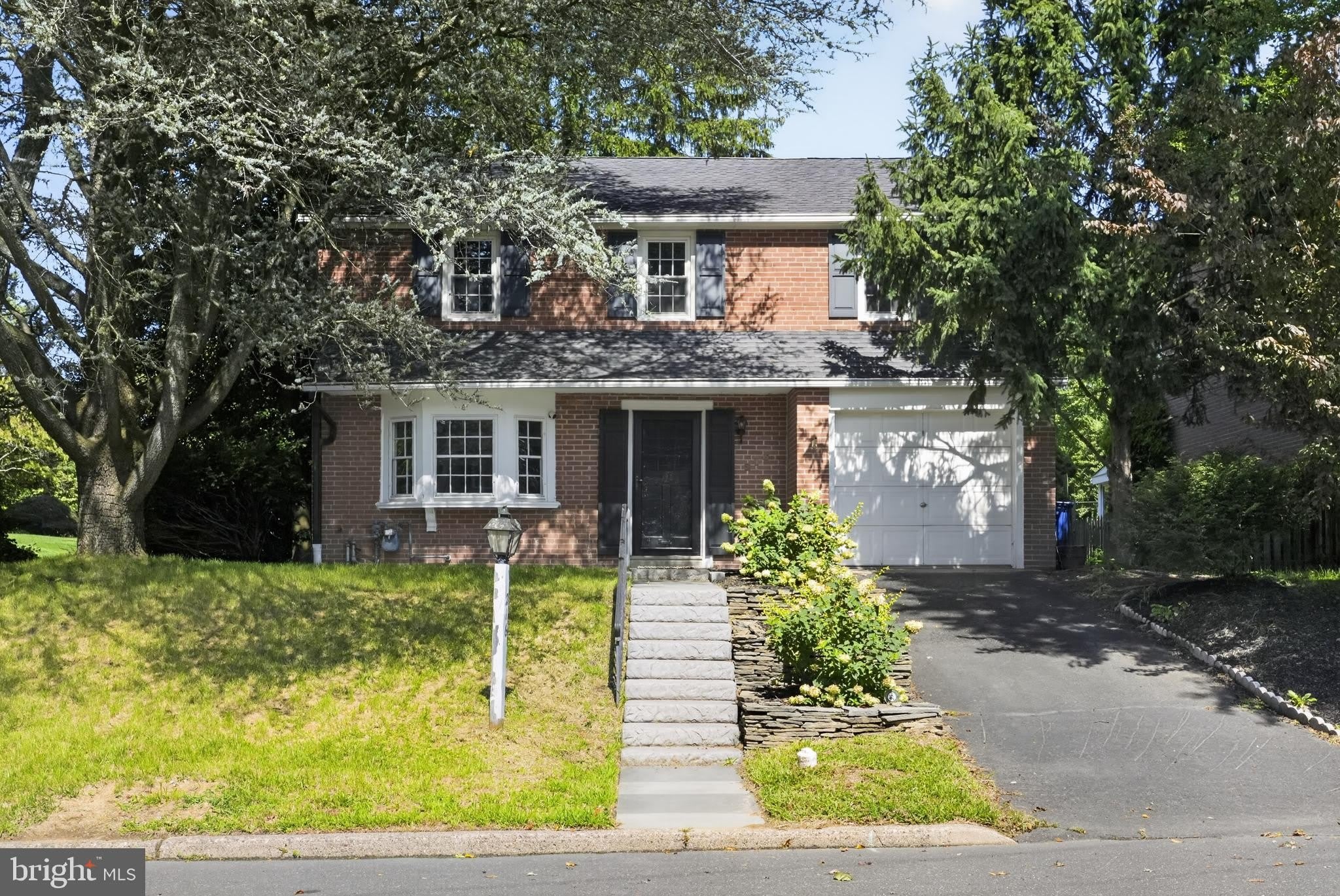 216 HURON Avenue – photo 1
