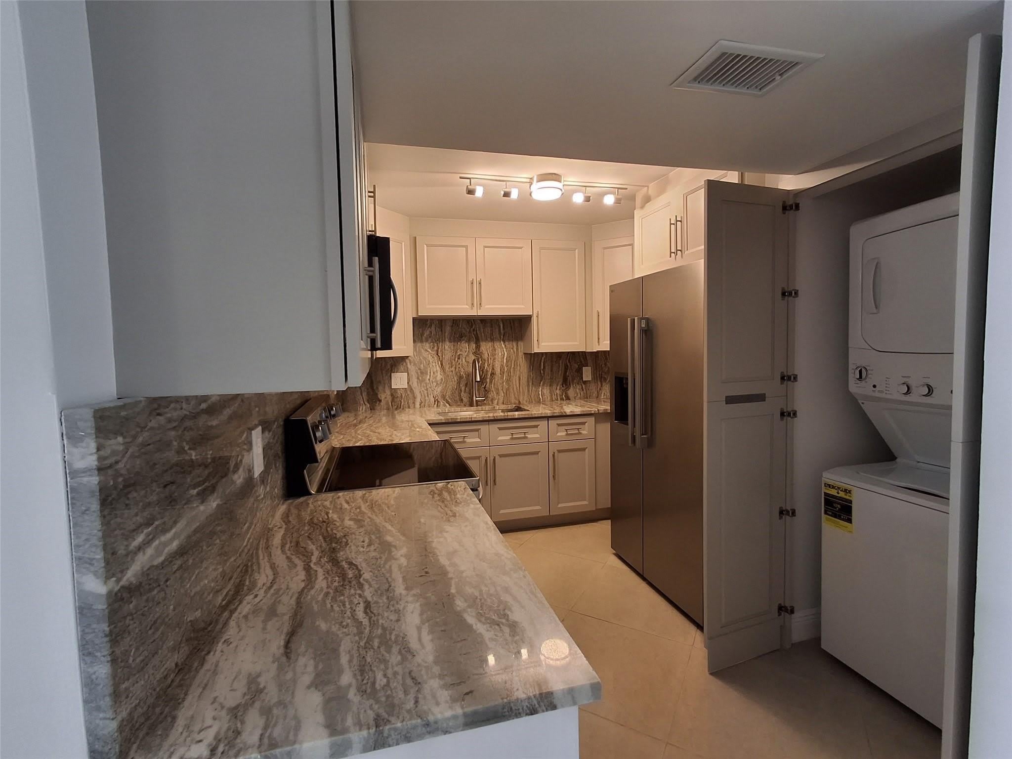 8763 Shadow Wood Boulevard – photo 2
