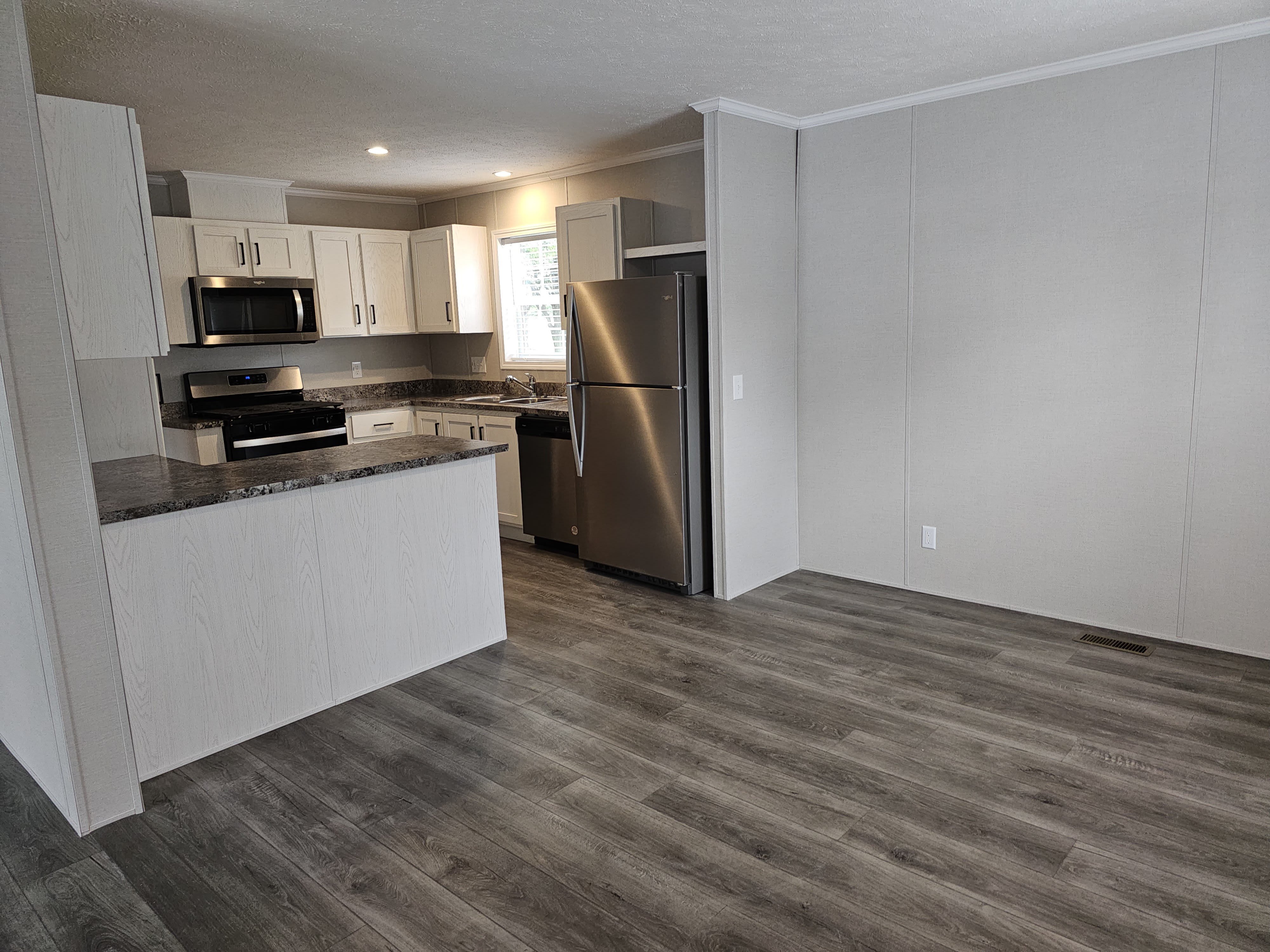 855 W Jefferson – photo 3