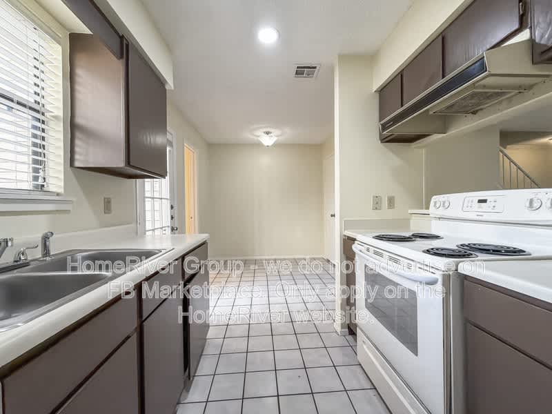 8400 Jamestown Dr – photo 5