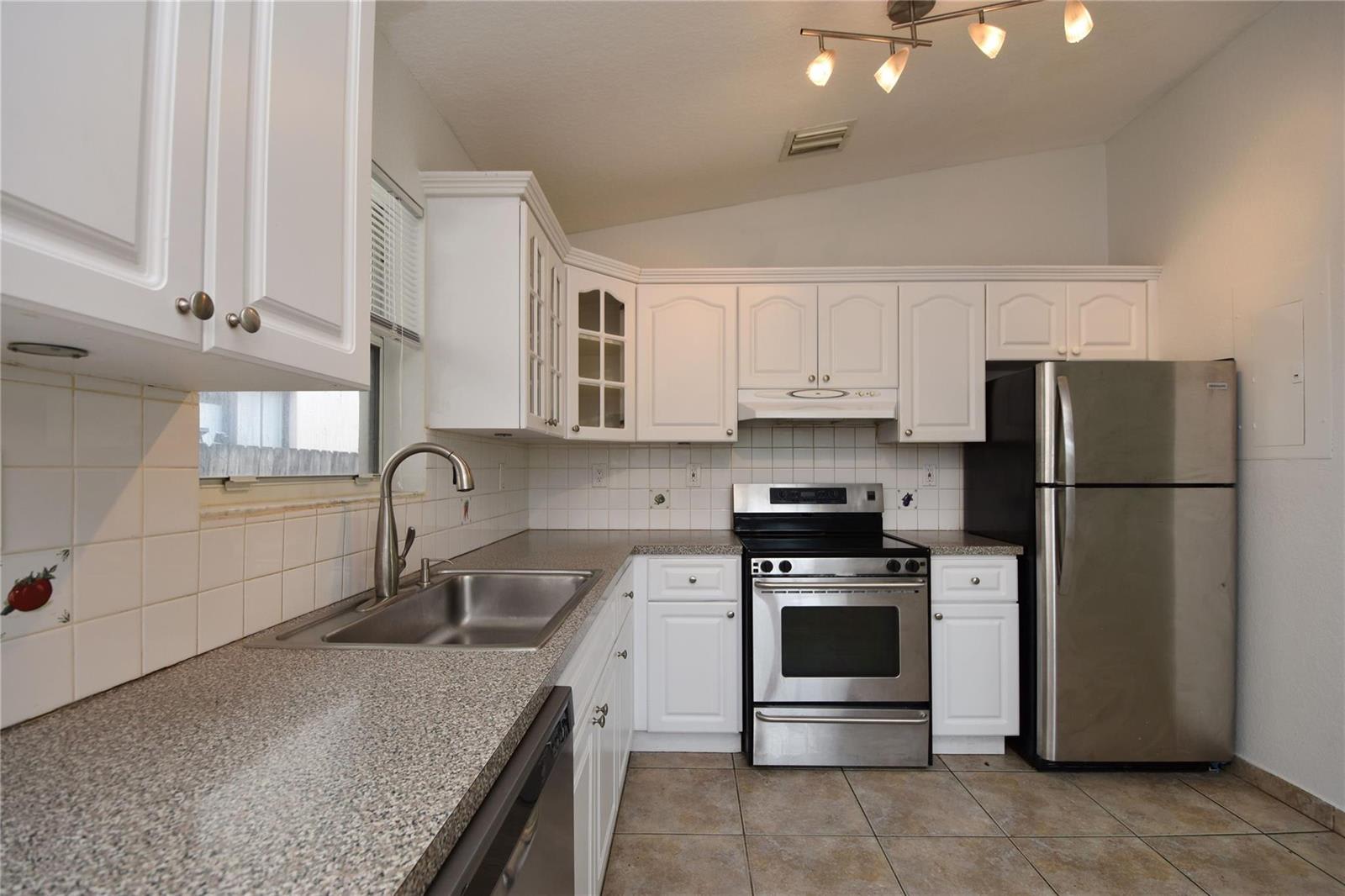 501 Sw 17th St – photo 1