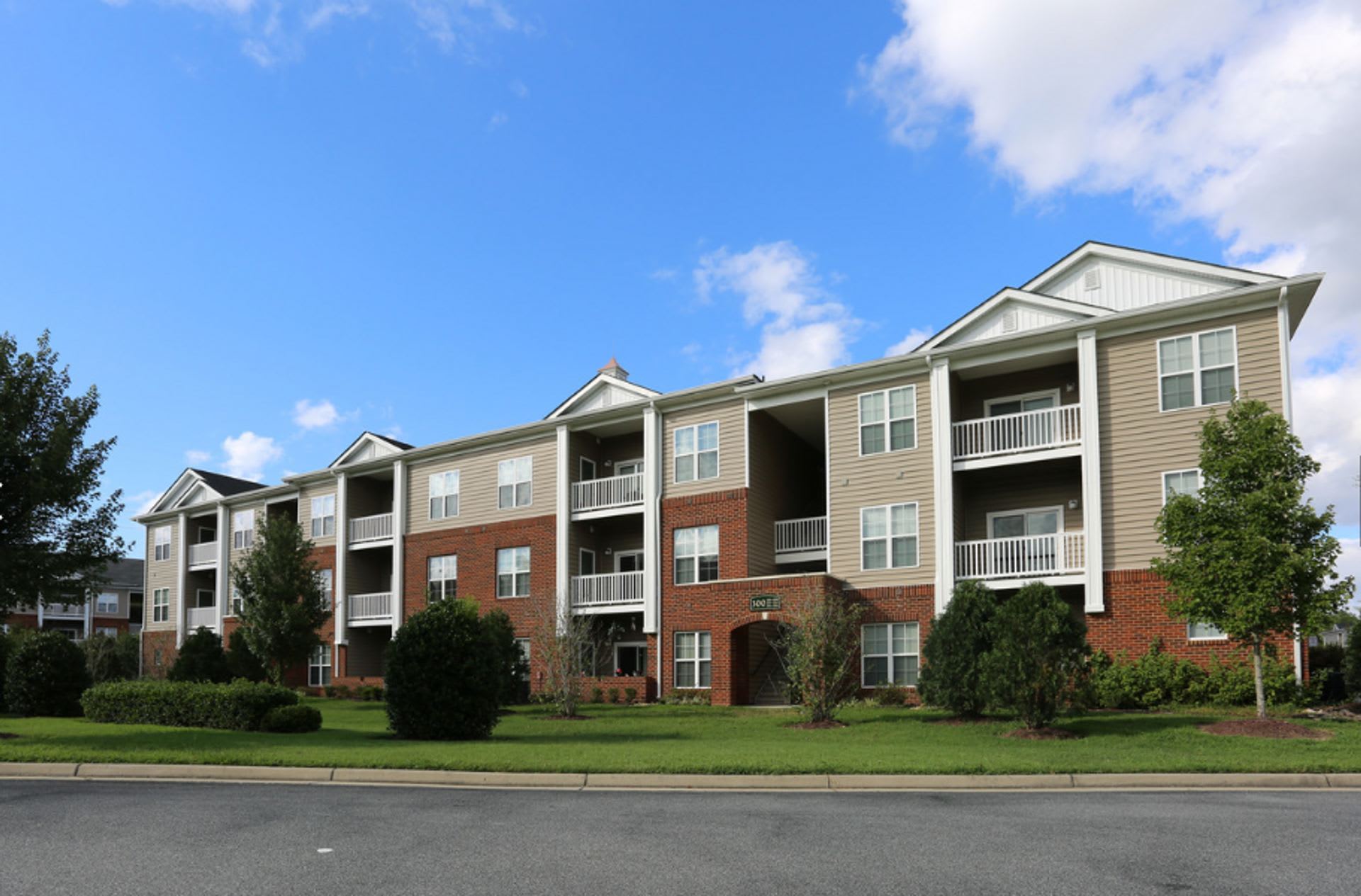 Eagle Harbor Apartments – photo 4