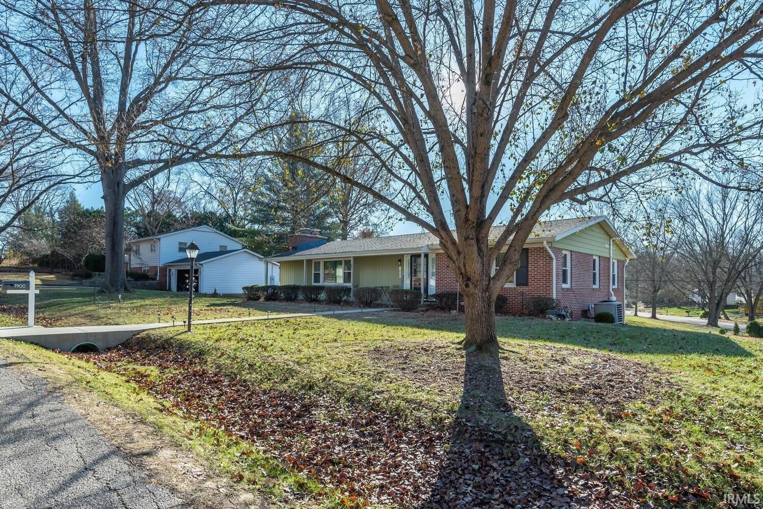 1900 Windsor Drive – photo 2
