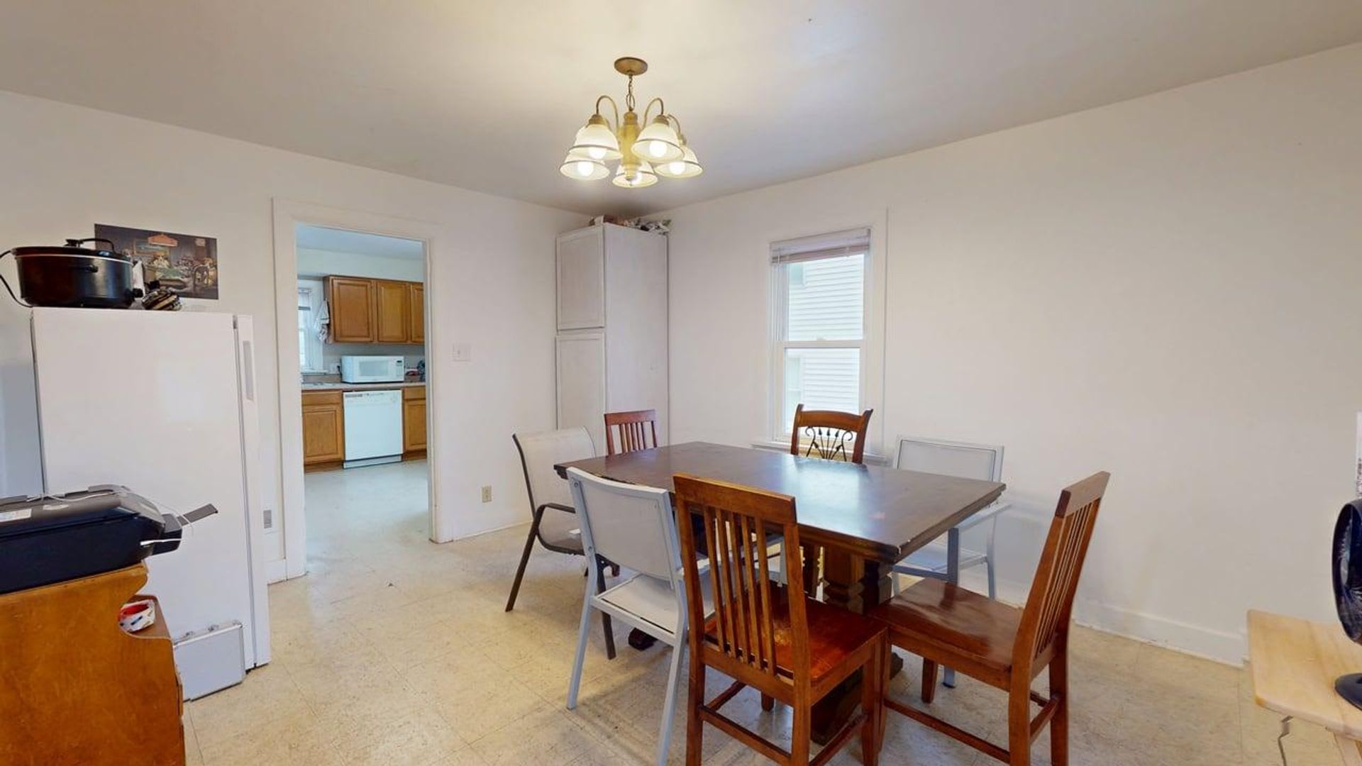 5 Bedroom Home in Campus Area – photo 5