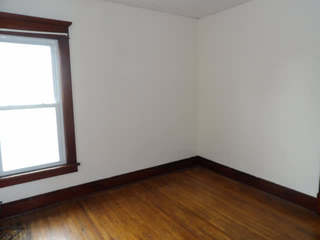 281 Woodside Ave – photo 5