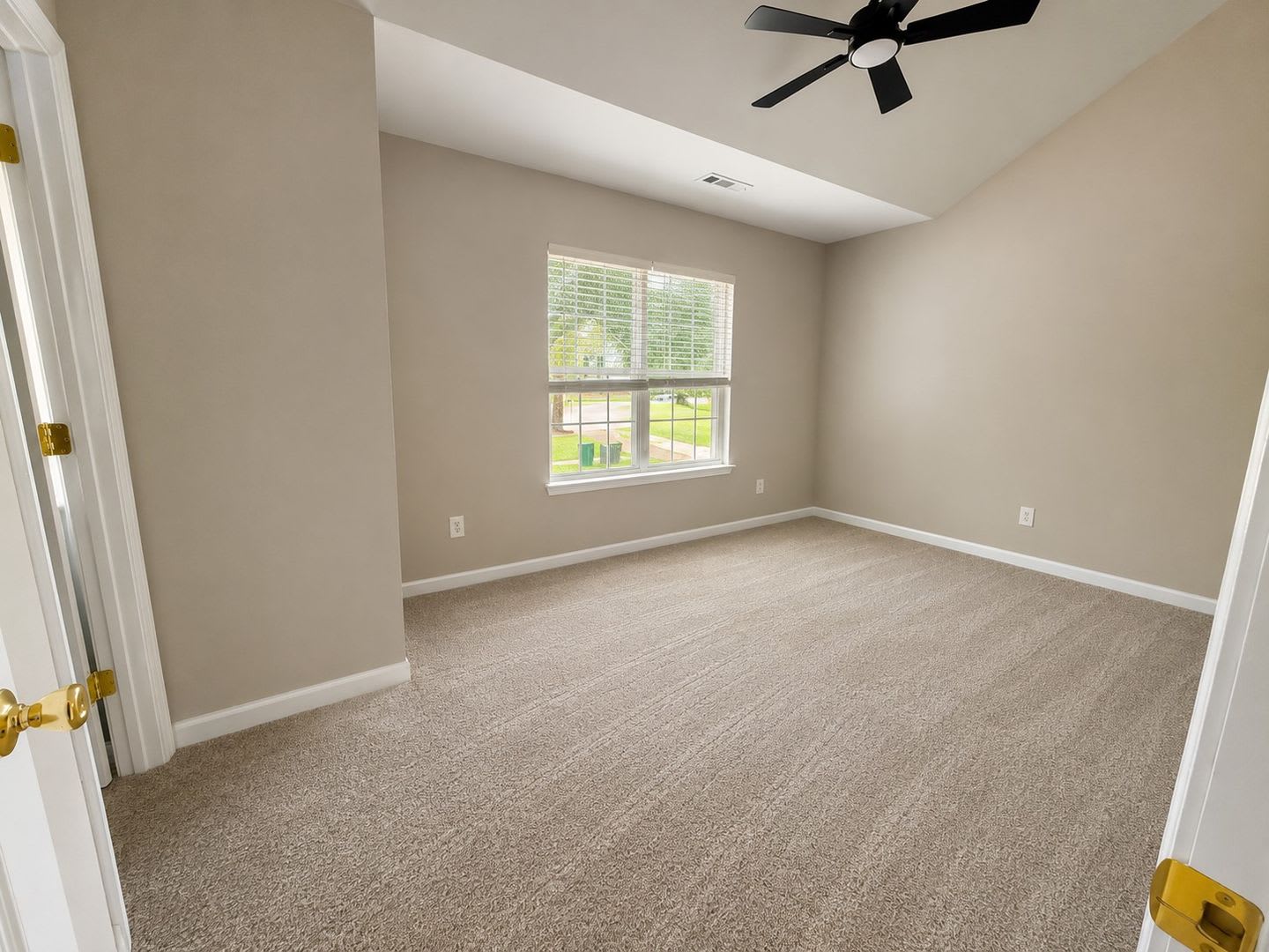 1111 Delander Ln – photo 5