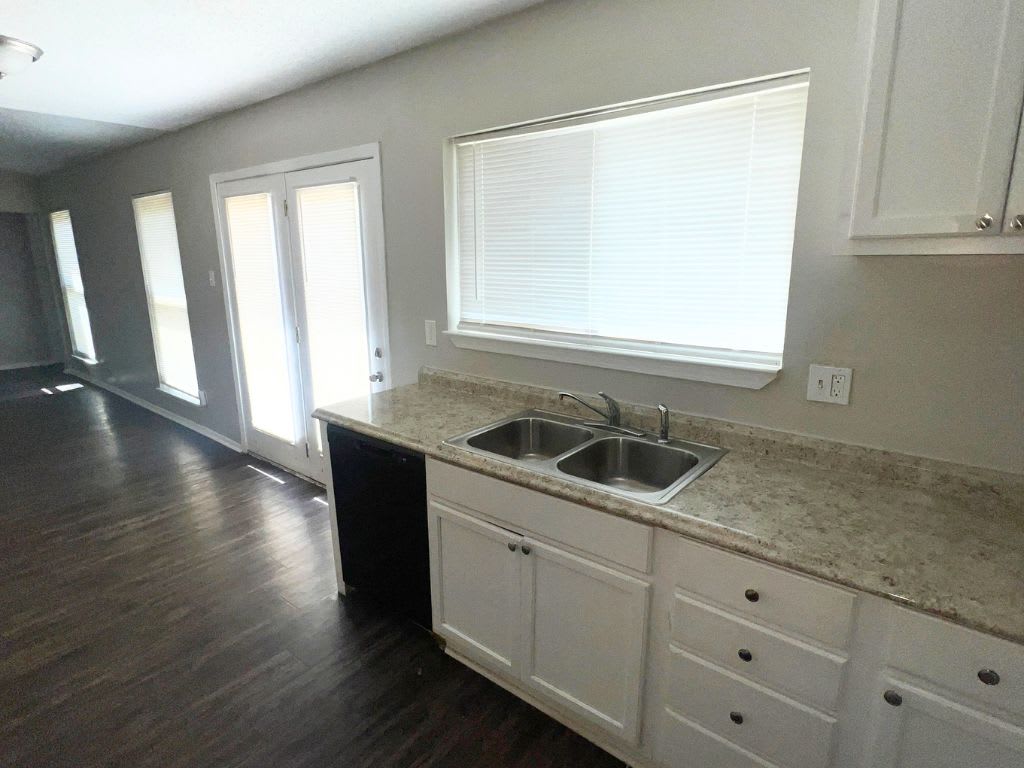 917 Nicole Dr – photo 4