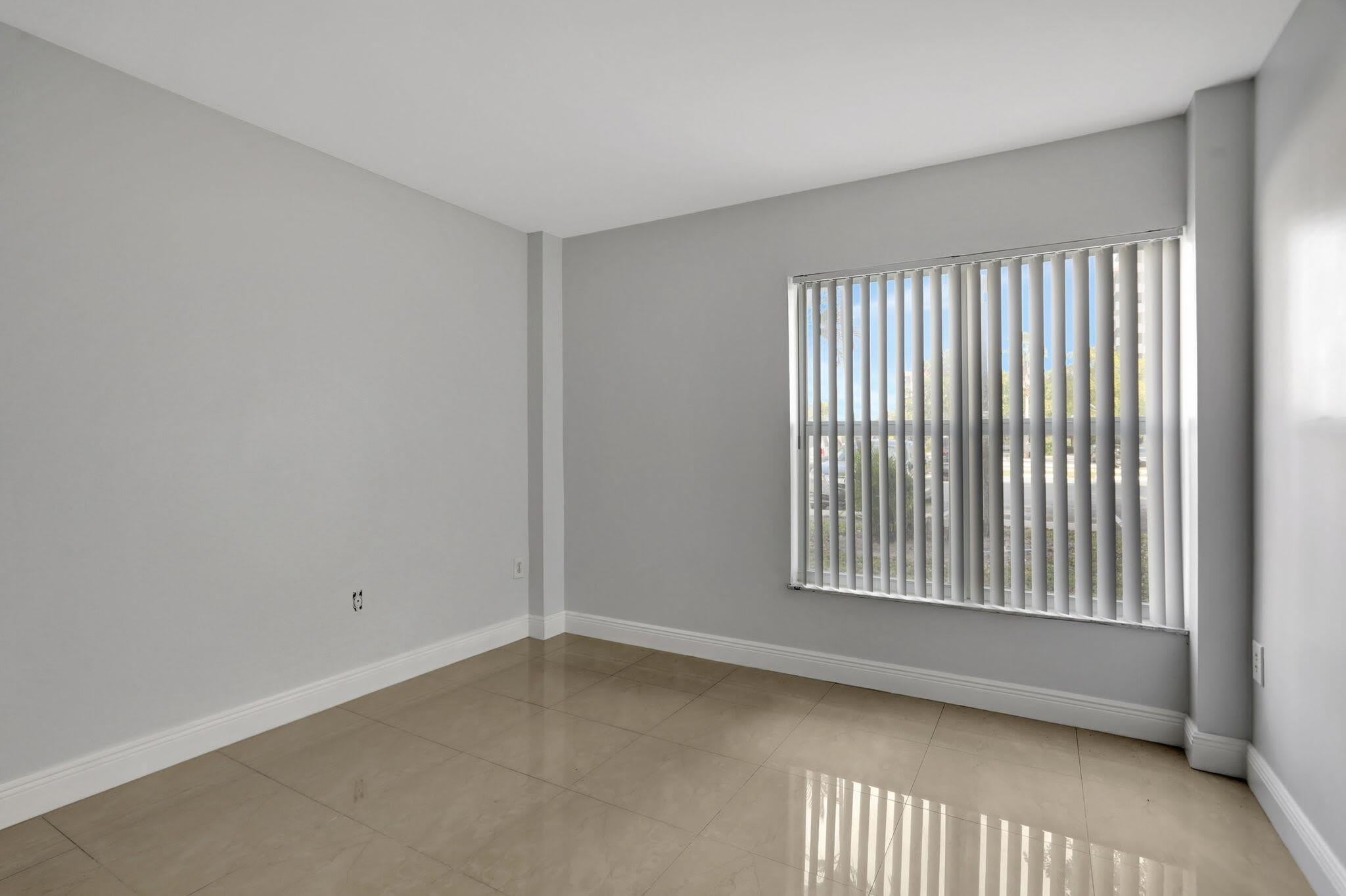 4156 Inverrary Drive – photo 5