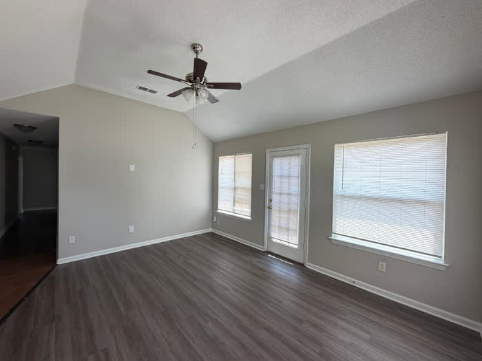 4554 Rosswood Drive – photo 2
