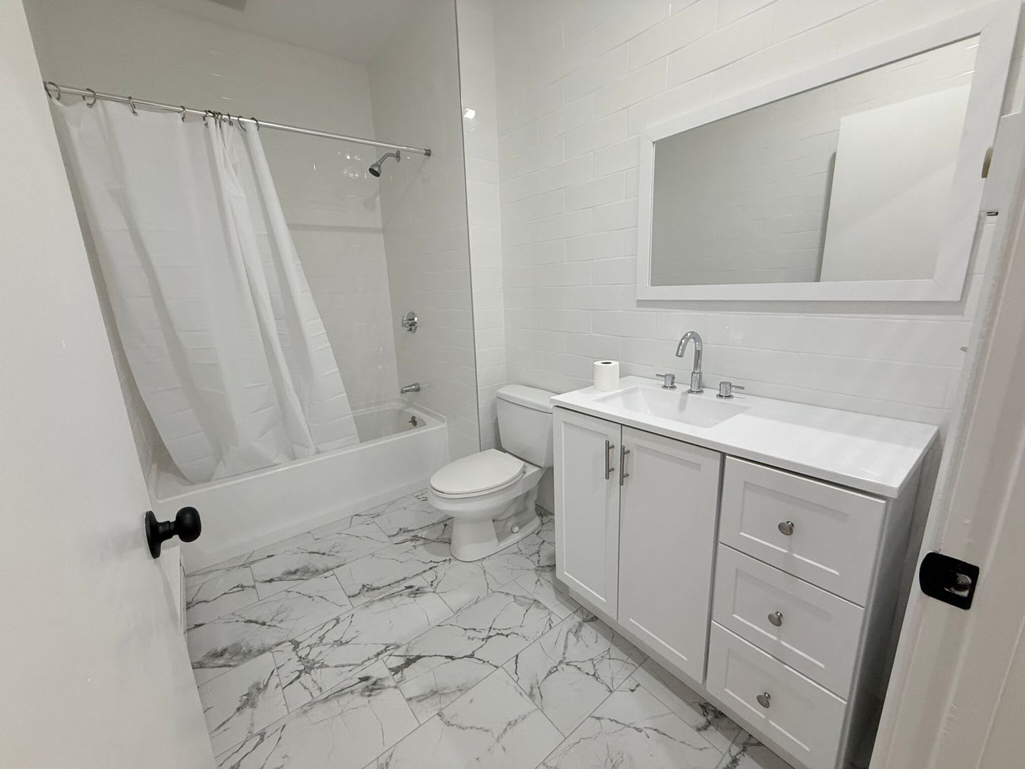 Charming 3 Bedroom – photo 2