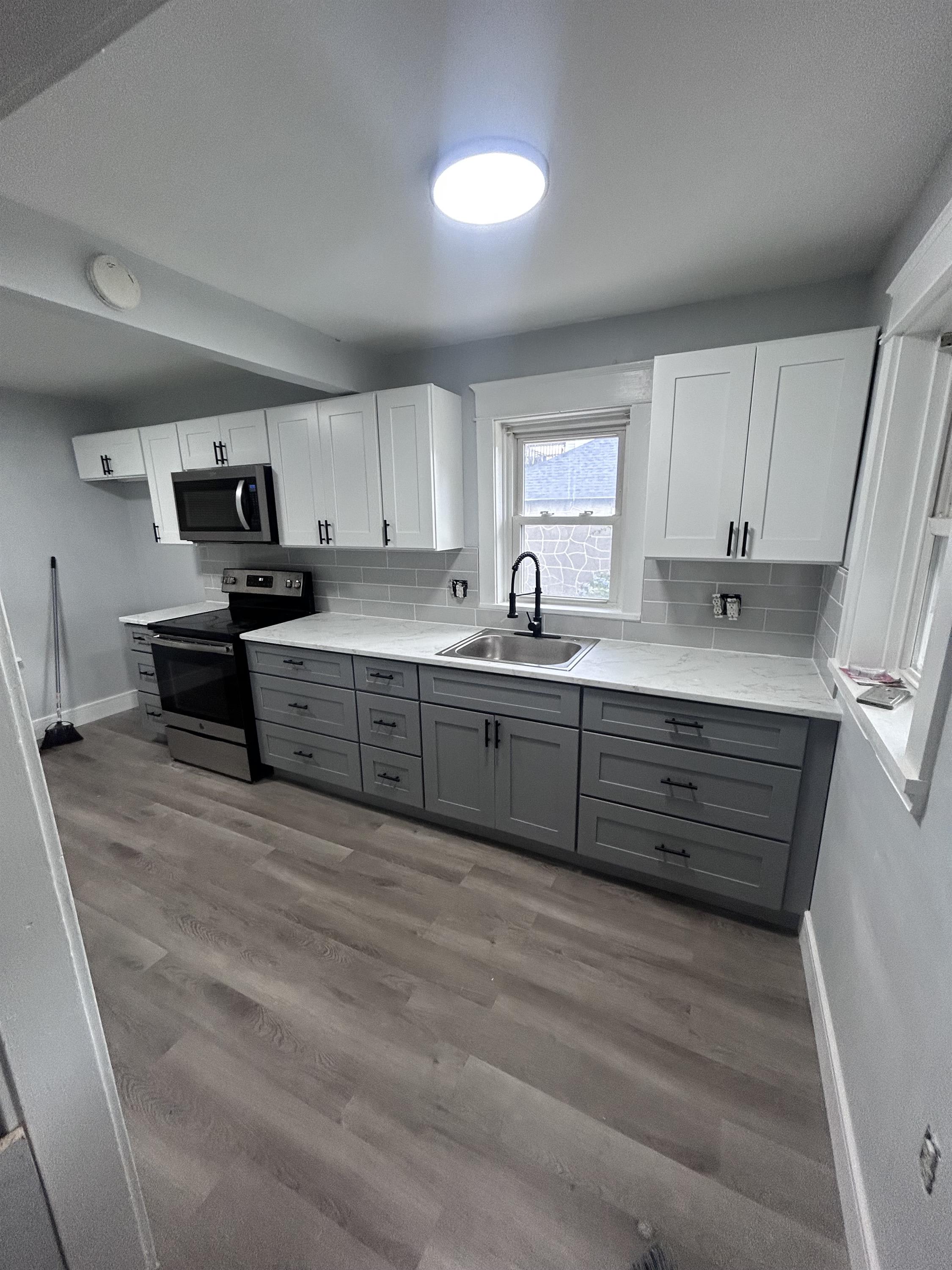 1400 Beaumont Avenue – photo 1