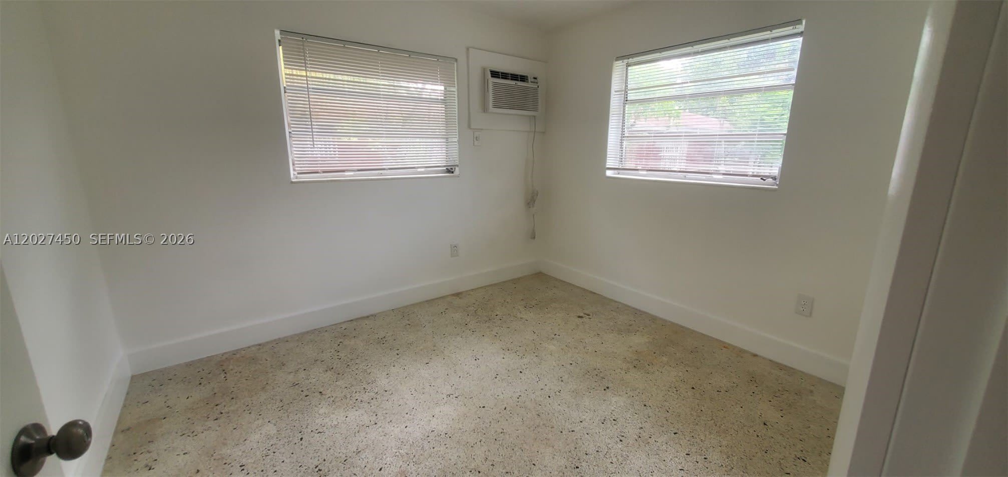 1032 SW 10th St – photo 2