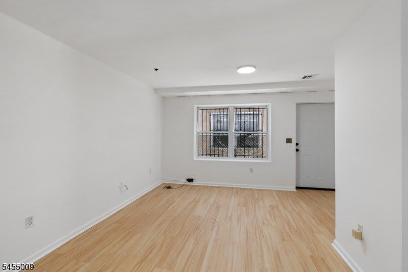 49 Seabury St – photo 5