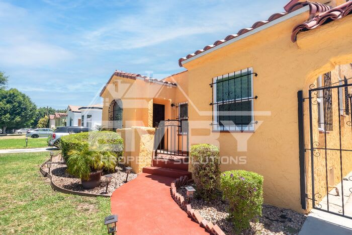 8930 South Hobart Boulevard – photo 2