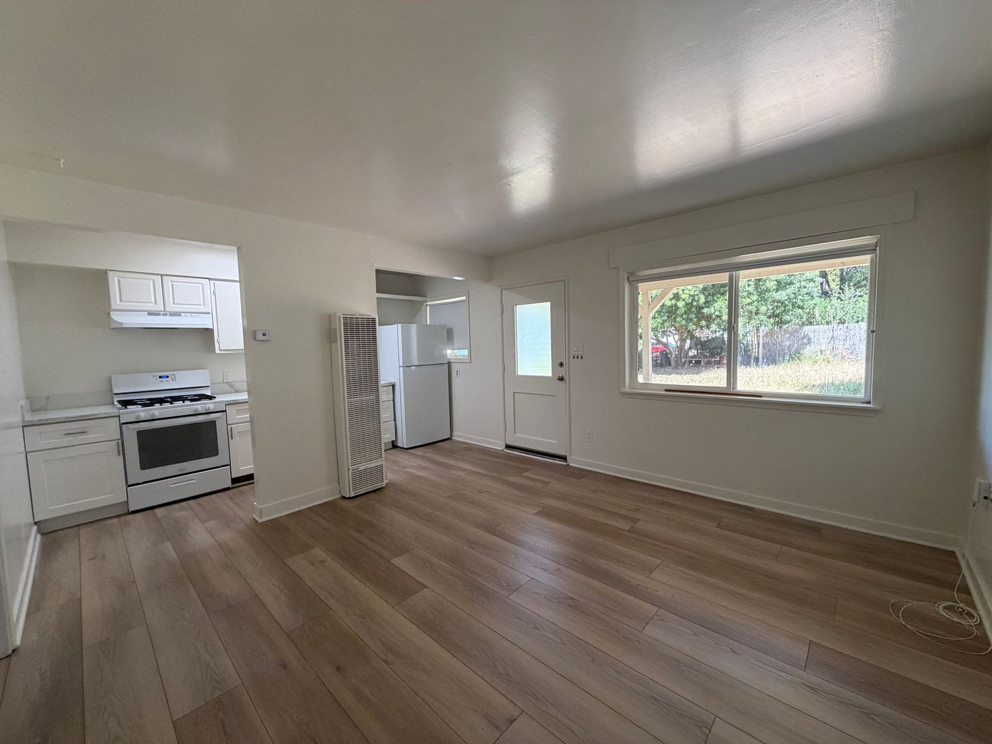 Move In Special And Recently Reduced Monthly Escondido 1 Bedroom 1 Bath Apartment For Rent – photo 2