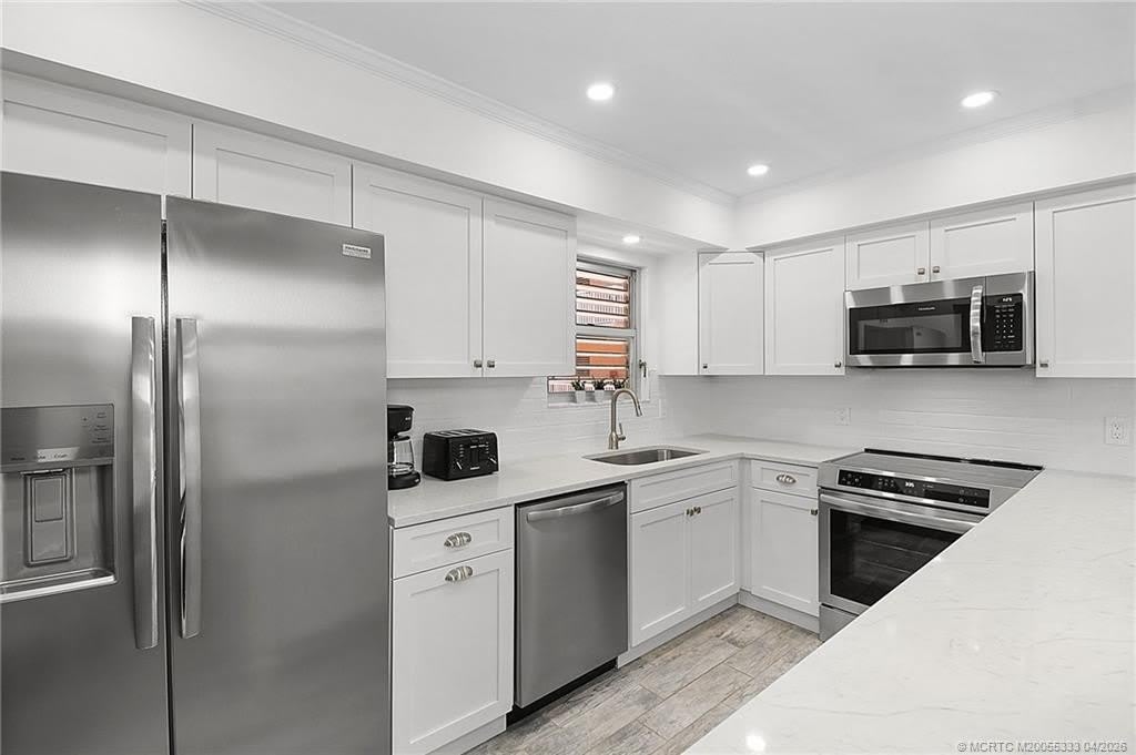1555 NE Ocean Boulevard – photo 3