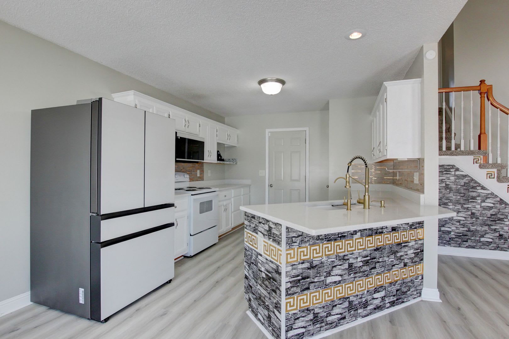 Beautiful 3 bedroom with bonus room in Arbour Greene South – photo 5