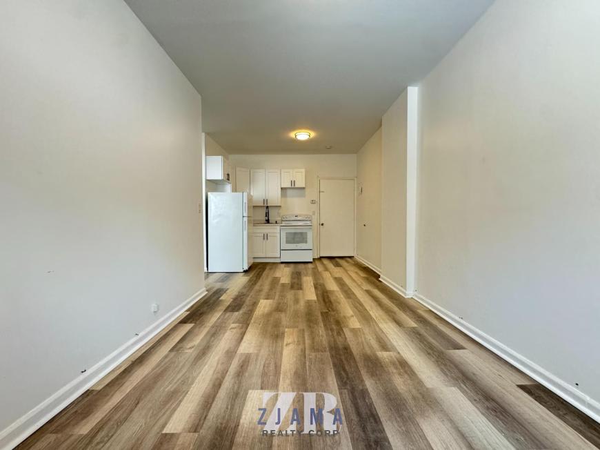 824 McDonald Ave – photo 5