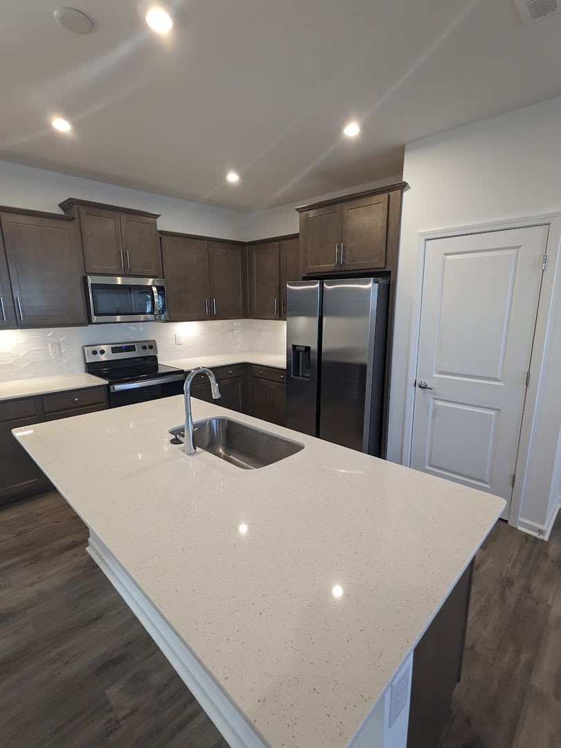 3 Bedroom Townhome in Charlotte Convenient to I-485 and I-77 – photo 5