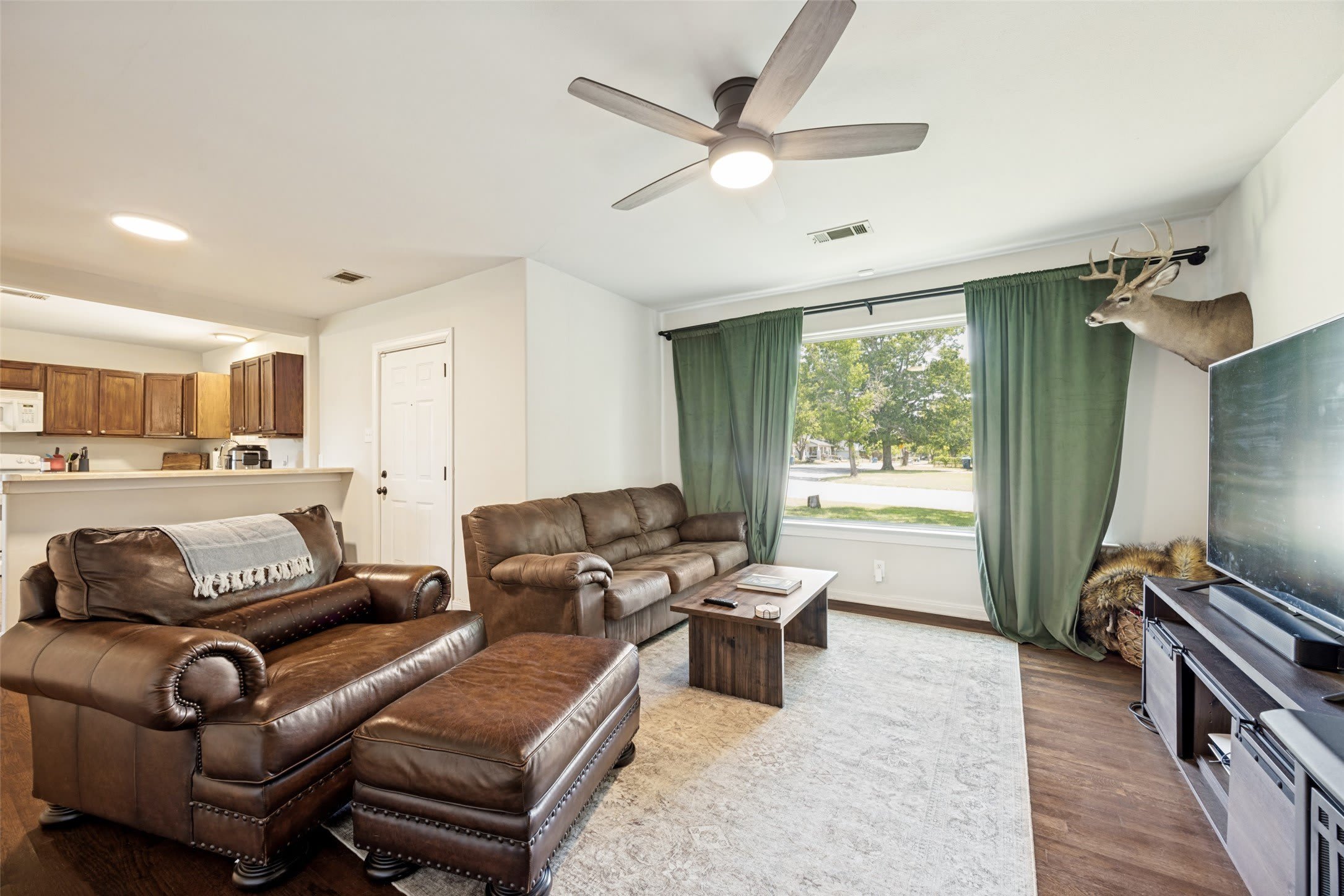 1800 W Walker Street – photo 3