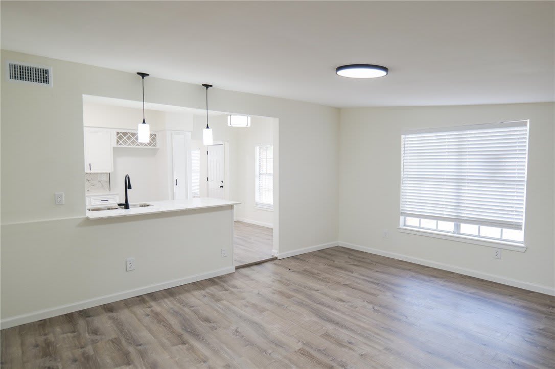 10822 Mayfield Drive – photo 5