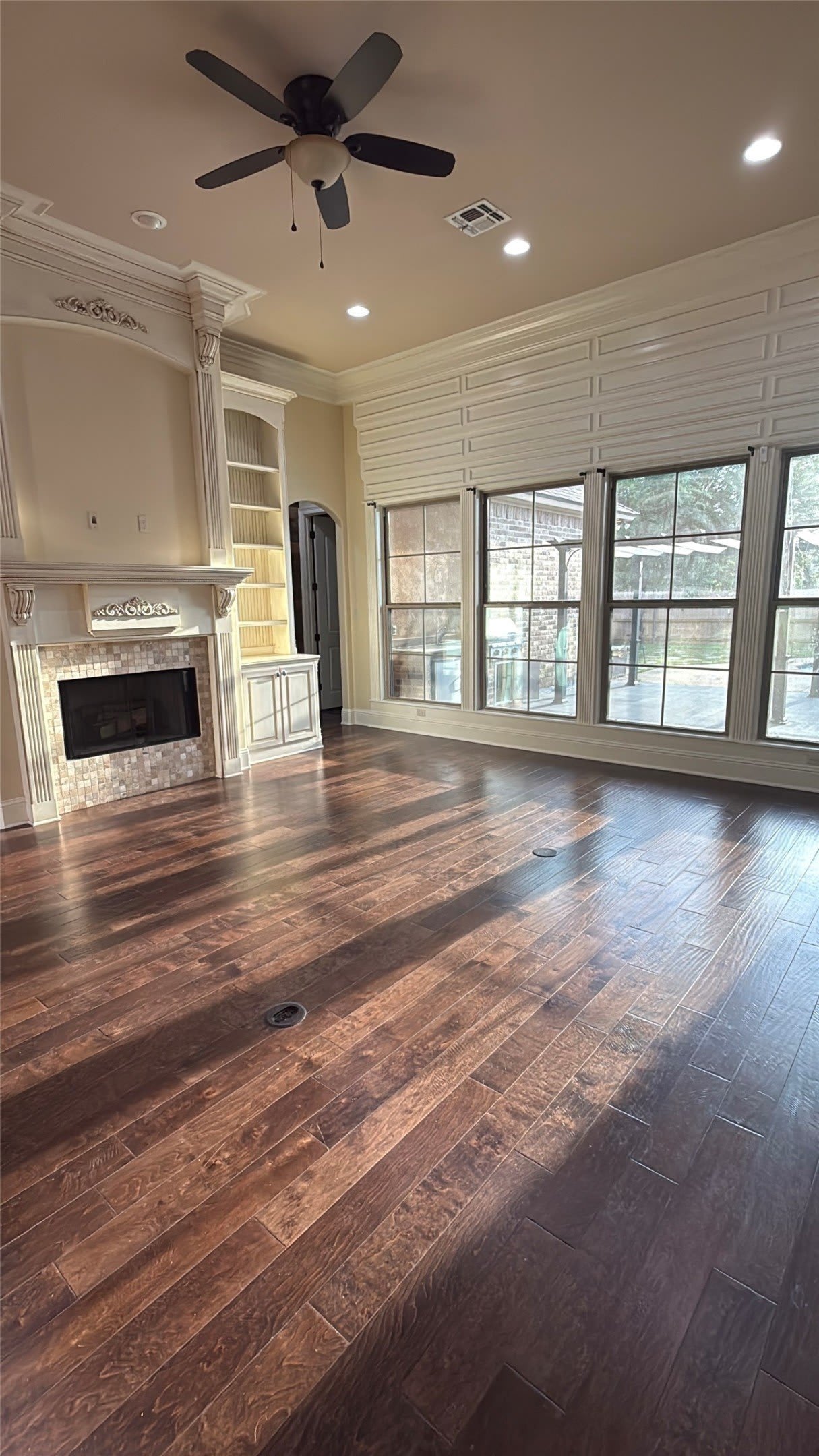 9572 Rochel Drive – photo 4