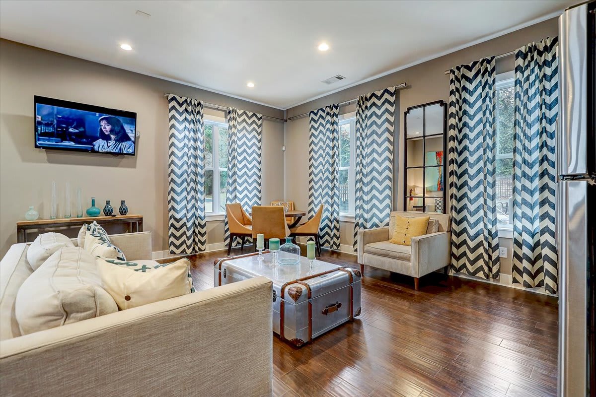 3681 Pavilion Pointe Apartments – photo 4