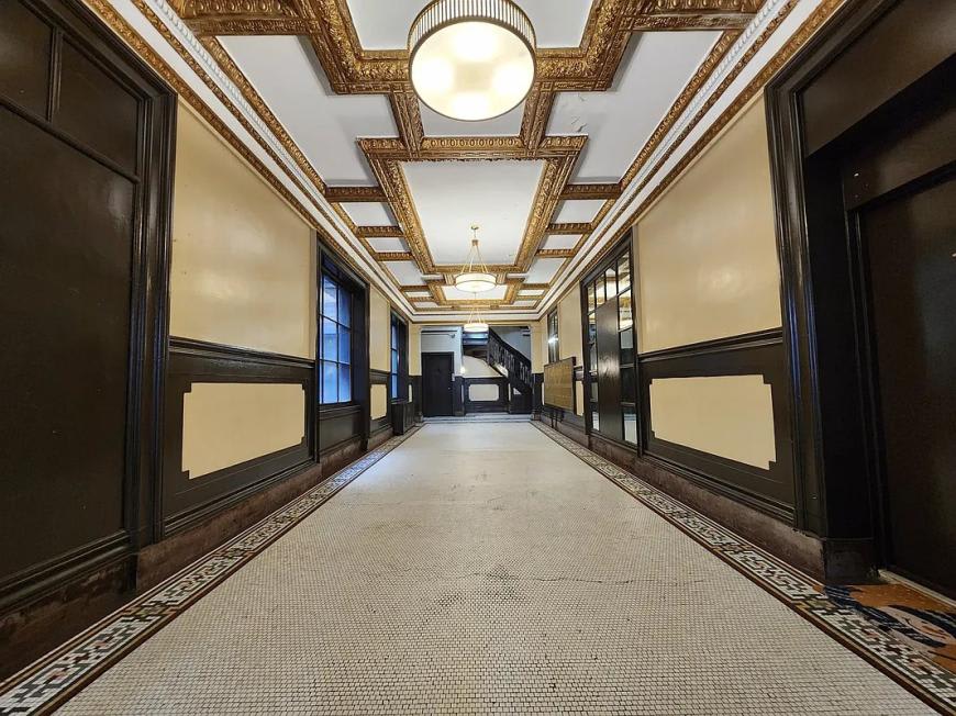4240 Broadway – photo 5