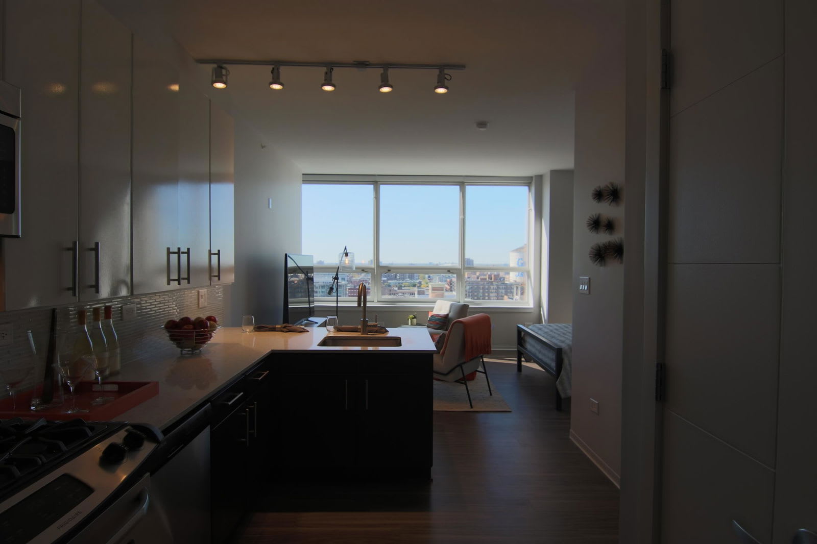886 West Adams Street – photo 5