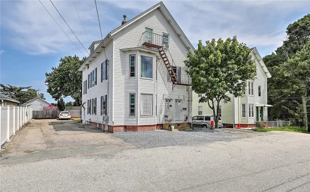8 Sanford Ave – photo 3