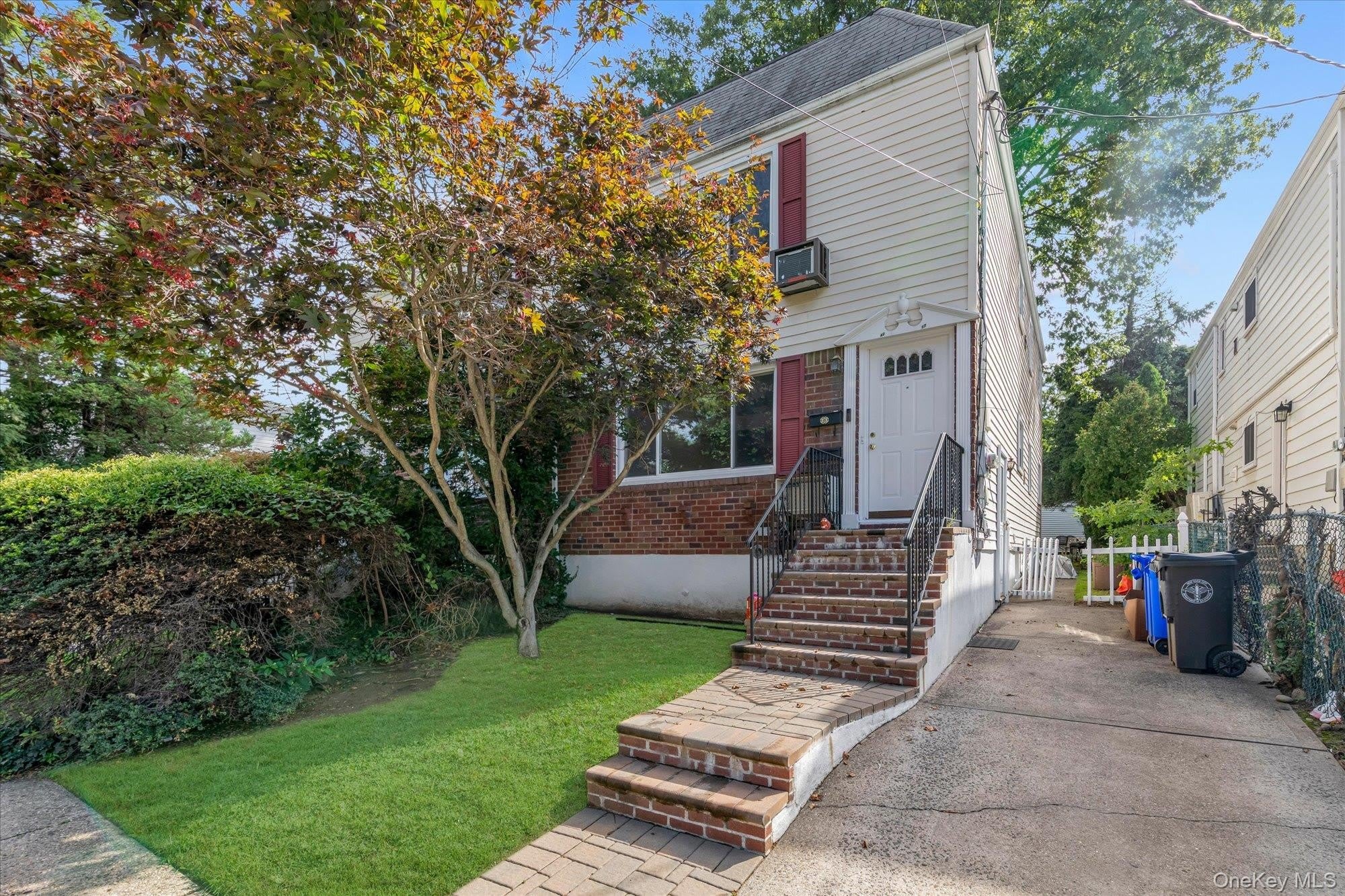 42 17 Marathon Parkway – photo 2