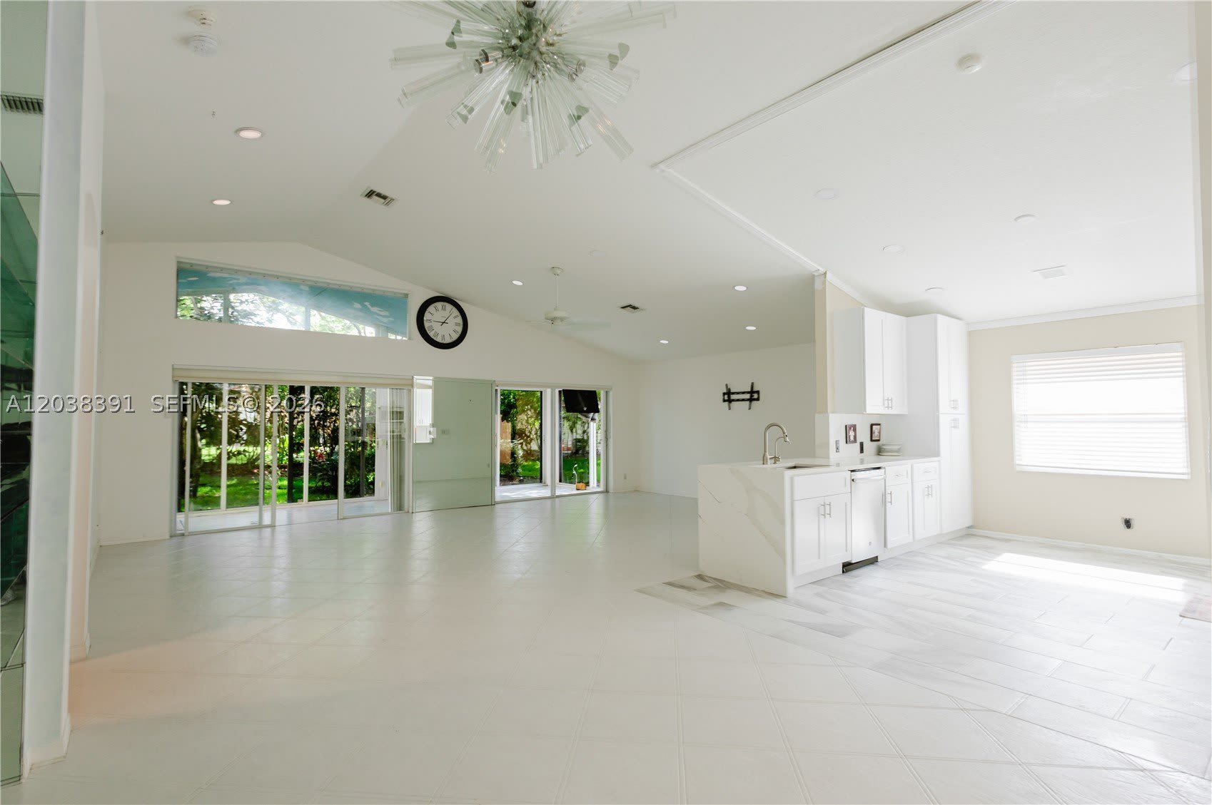 7577 Caprio Dr – photo 5