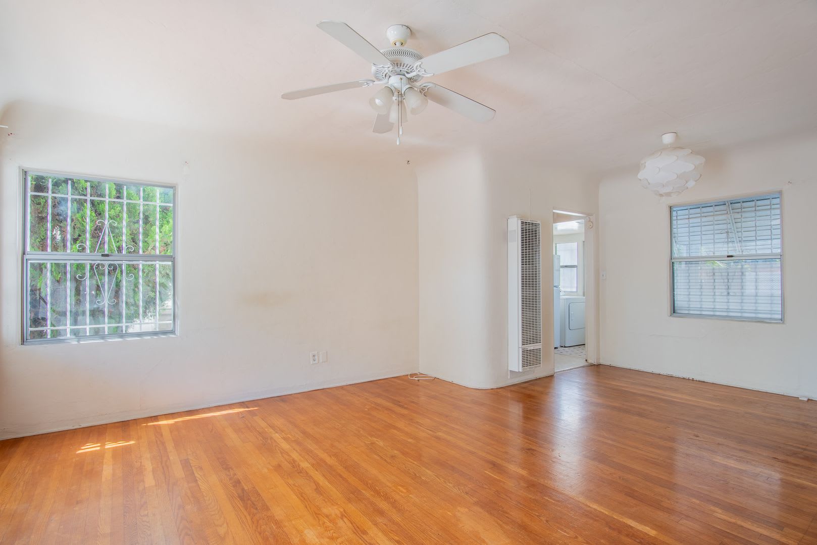 2 bedroom 1 bath house for rent in Talmadge! – photo 5