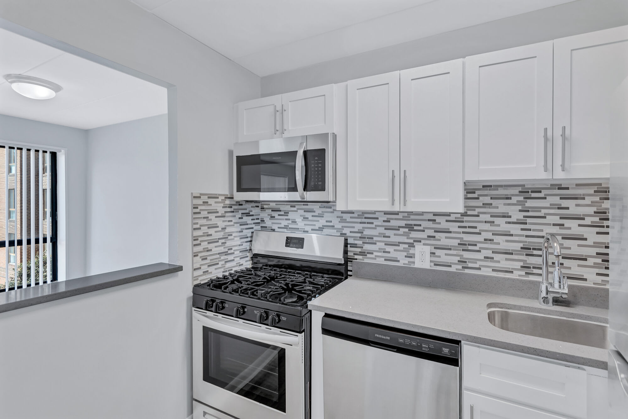 Cityside Huntington Metro Apartments – photo 4
