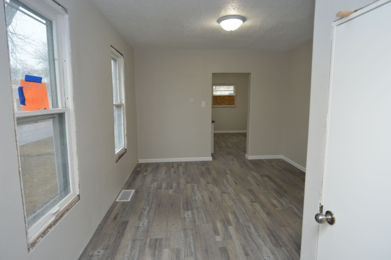Fully remodeled 3 bedroom 2 bath near downtown and Greenway! – photo 3