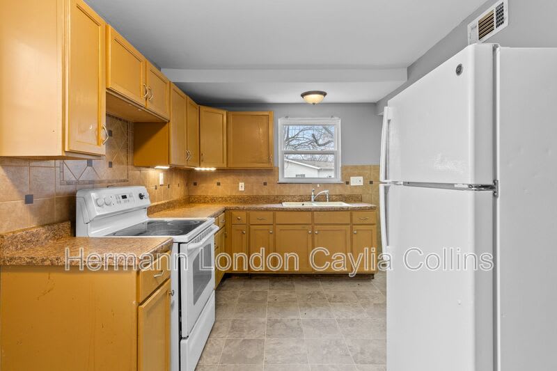 2265 Grants Parkway – photo 5