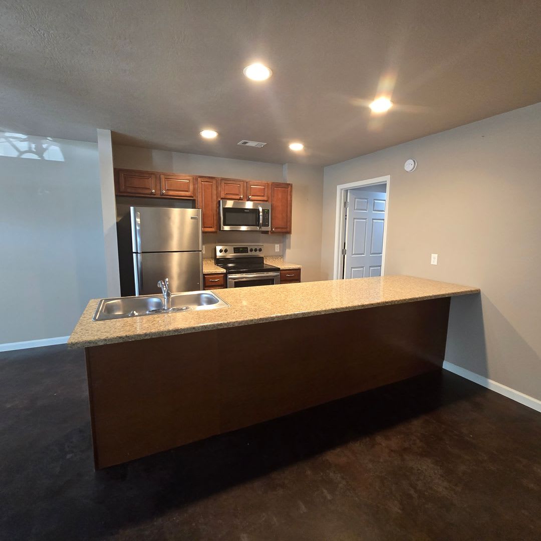 2 Bedroom 1 Bath Apartment in Newport! – photo 4
