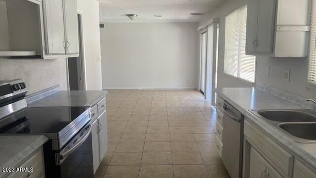 2918 W Glendale Avenue – photo 3