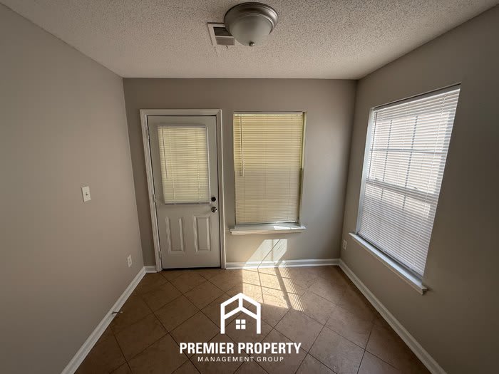 4863 Royal Run Drive – photo 4
