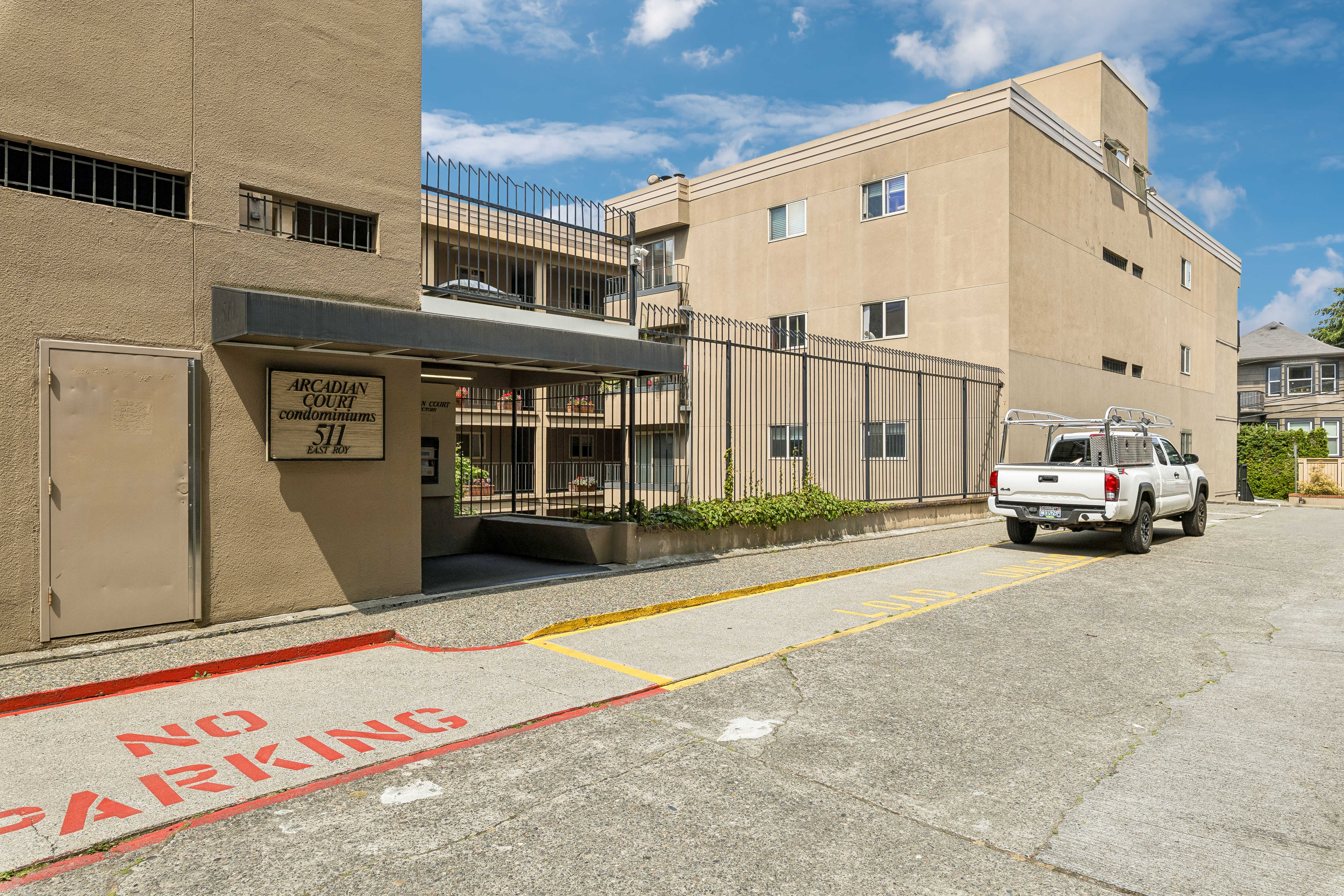 511 East Roy Street – photo 3