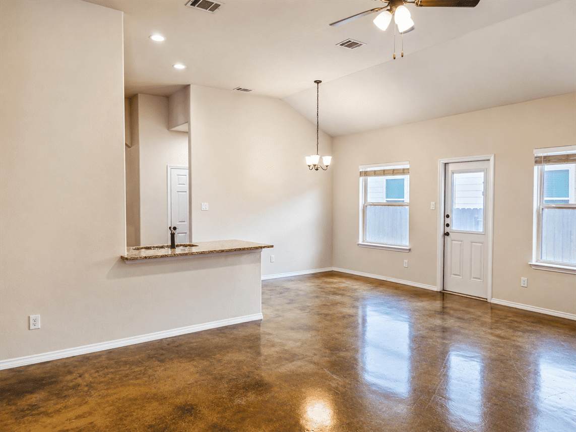 345 Emma Dr – photo 4