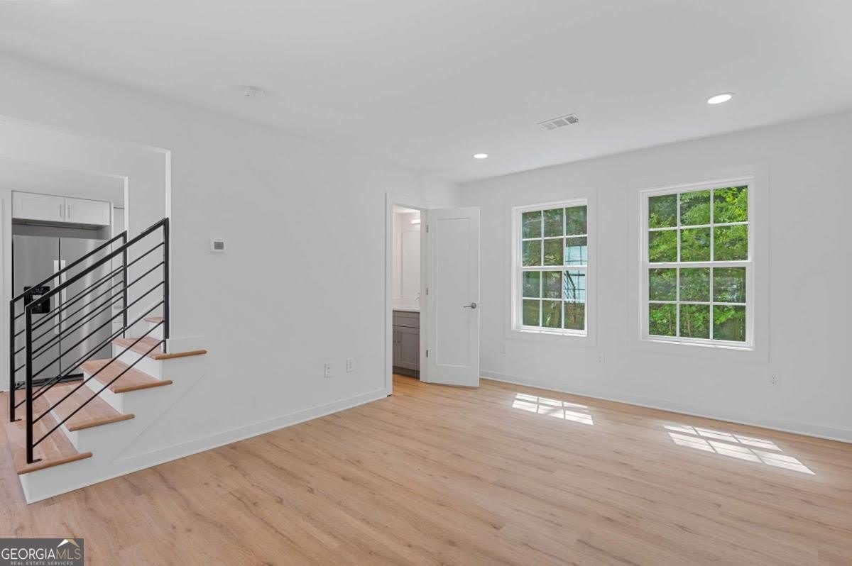 237 Howard ST NE 3 – photo 3