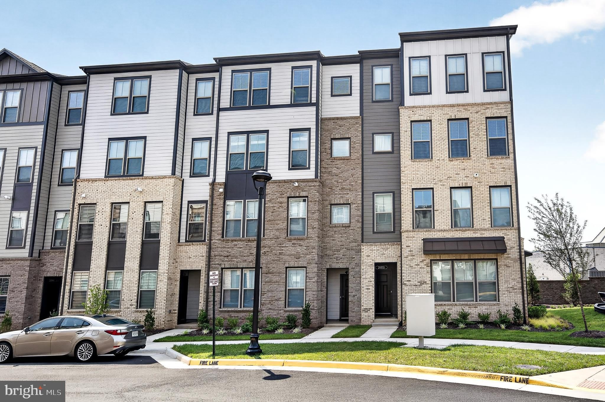 20957 BLUEBIRD Square – photo 1