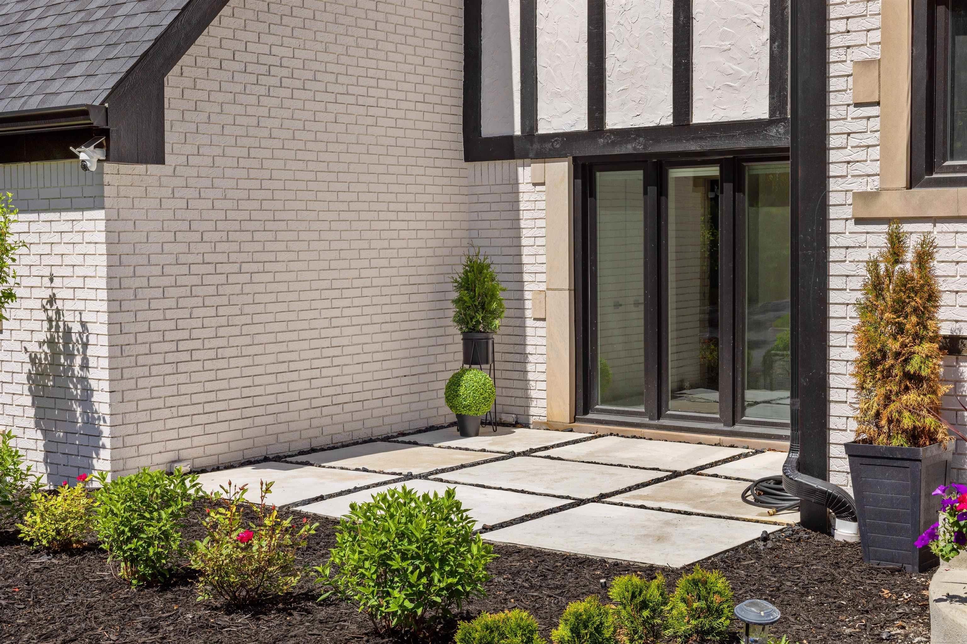 300 Camelot Way – photo 5