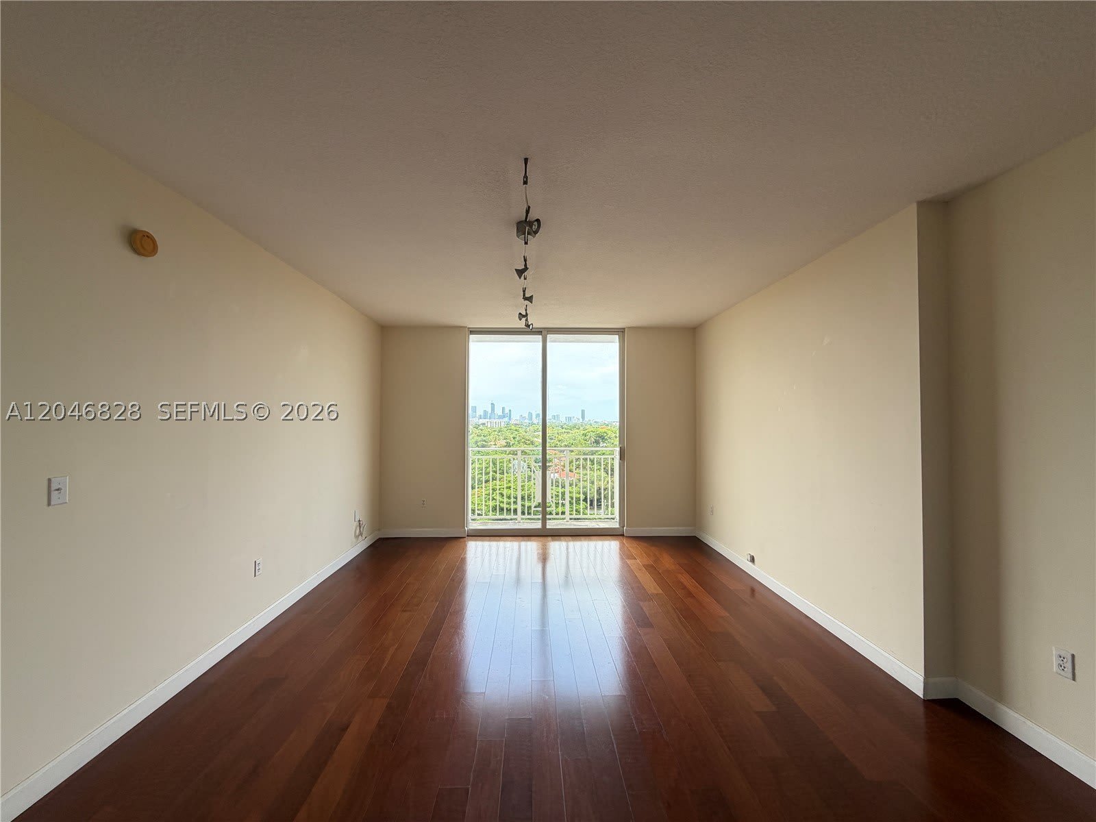 2030 S Douglas Rd – photo 4