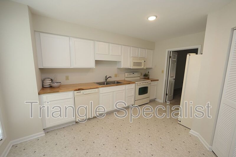 112 Mossbark Lane – photo 5