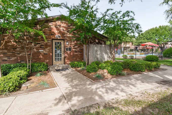 Townhouse Apartments – photo 3