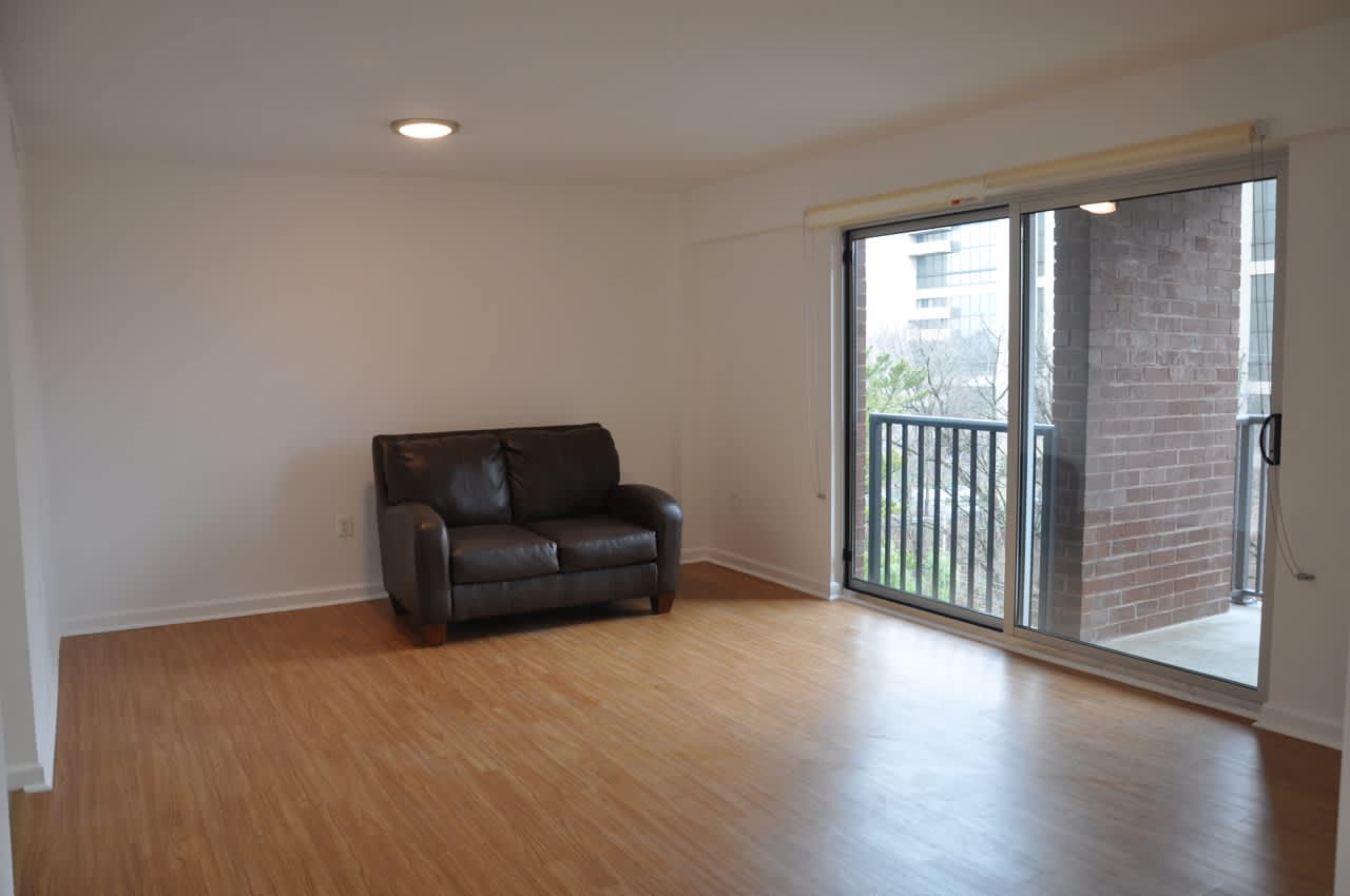 1300 Army Navy Drive – photo 4