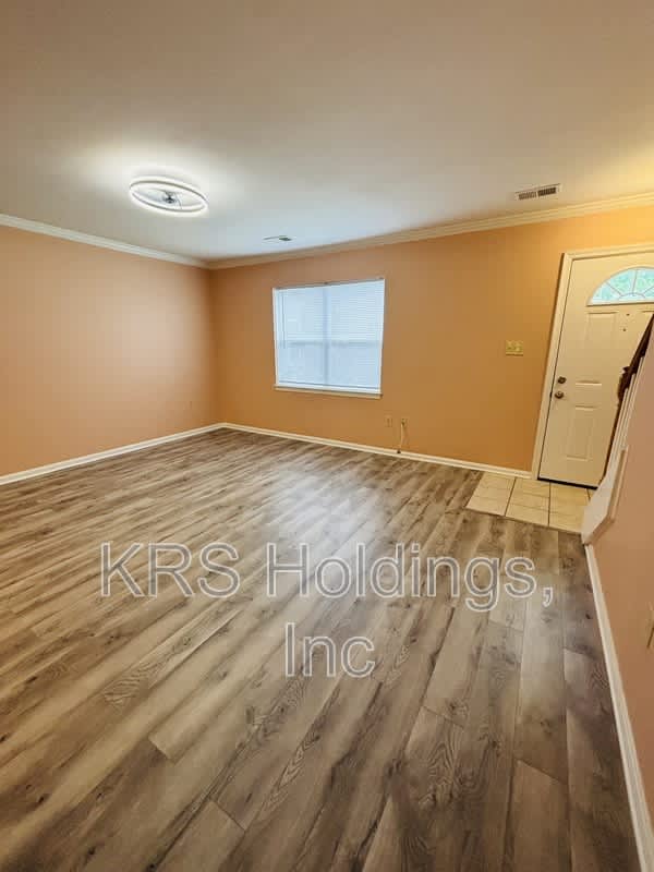 1235 Thomas Jefferson Pl – photo 3