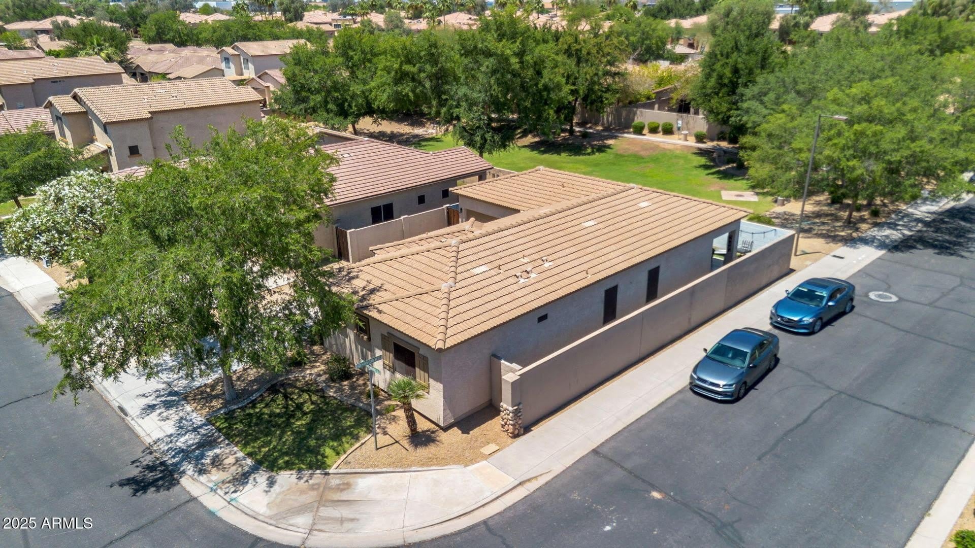 948 E SAVANNAH Drive – photo 3